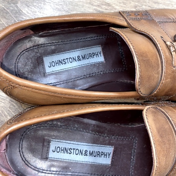 Johnston and Murphy mens leather tassel loafers size 8 main image 4